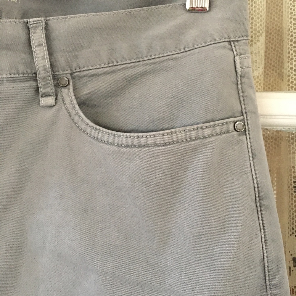 Host Pick! ELIE TAHARI Men's Jeans - Picture 4 of 7